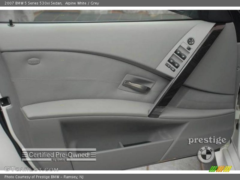 Alpine White / Grey 2007 BMW 5 Series 530xi Sedan