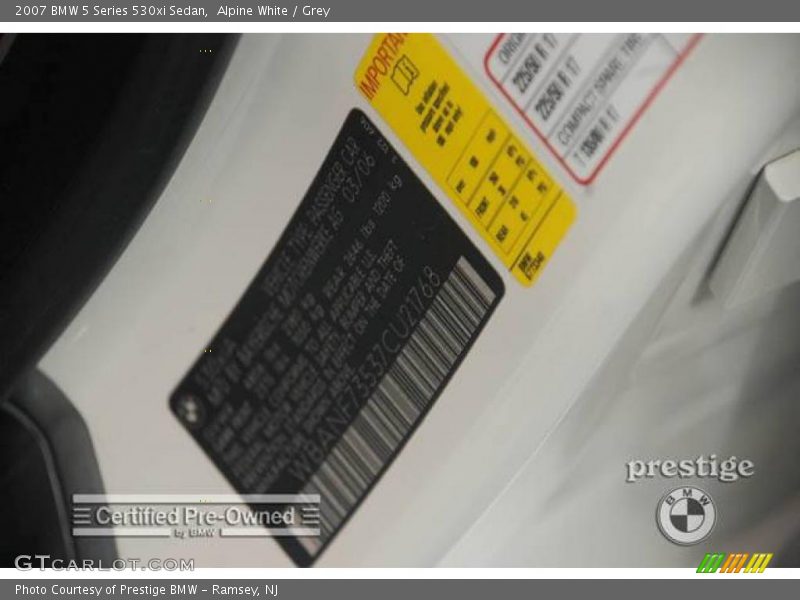 Alpine White / Grey 2007 BMW 5 Series 530xi Sedan