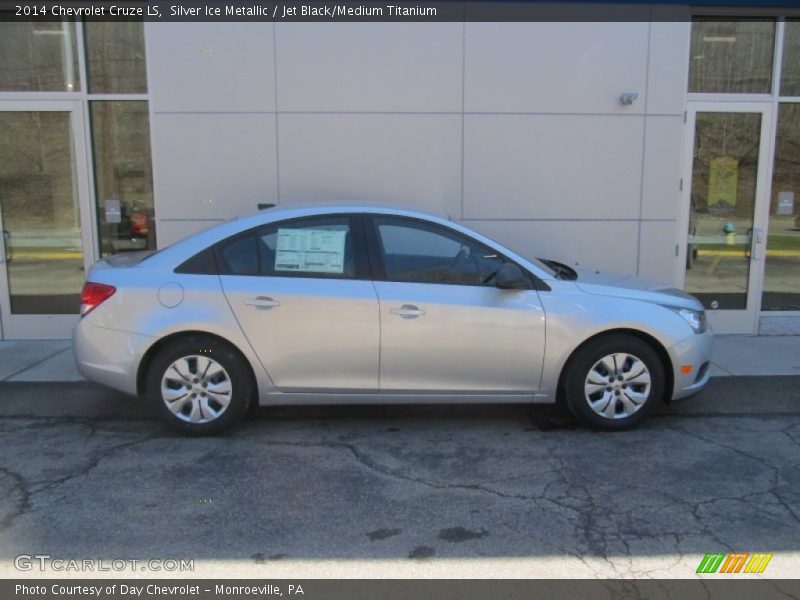 Silver Ice Metallic / Jet Black/Medium Titanium 2014 Chevrolet Cruze LS