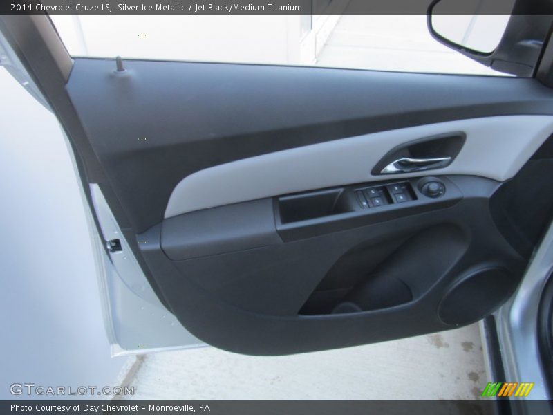 Silver Ice Metallic / Jet Black/Medium Titanium 2014 Chevrolet Cruze LS