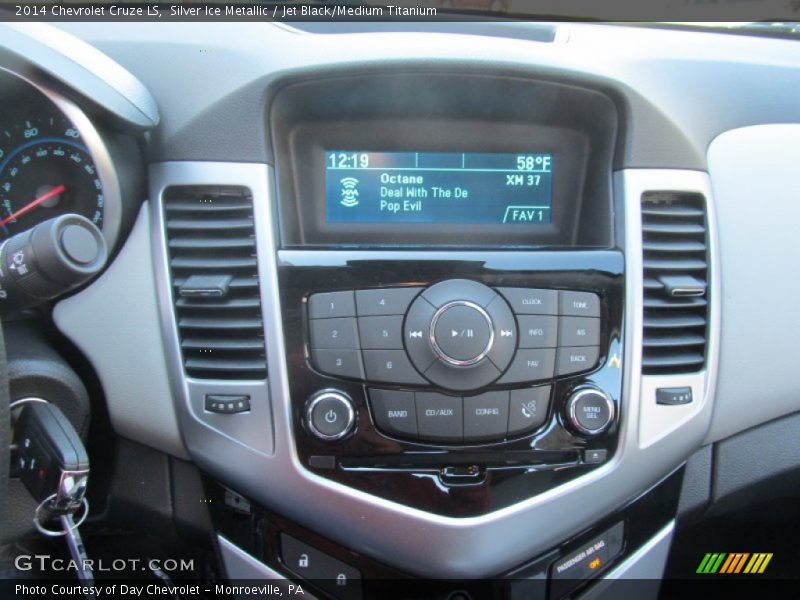 Silver Ice Metallic / Jet Black/Medium Titanium 2014 Chevrolet Cruze LS