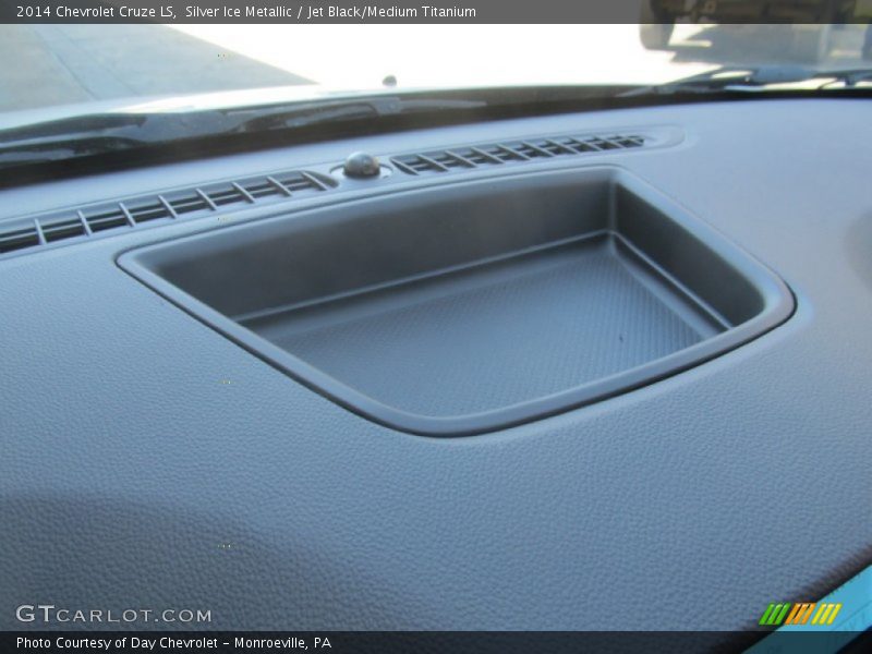 Silver Ice Metallic / Jet Black/Medium Titanium 2014 Chevrolet Cruze LS