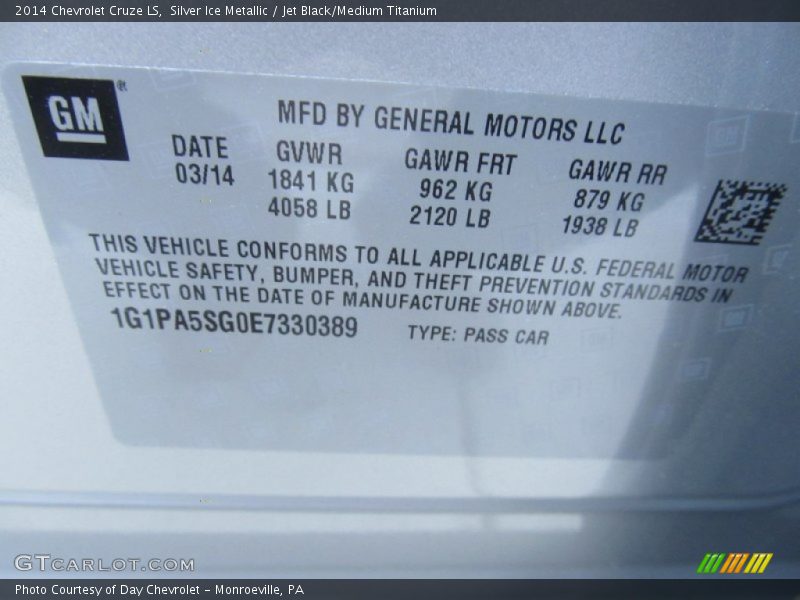 Silver Ice Metallic / Jet Black/Medium Titanium 2014 Chevrolet Cruze LS