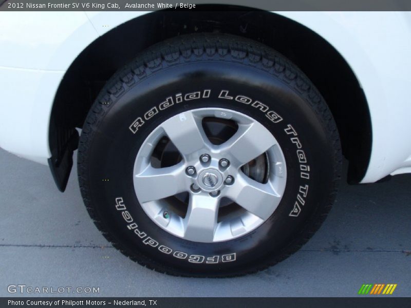 Avalanche White / Beige 2012 Nissan Frontier SV V6 King Cab
