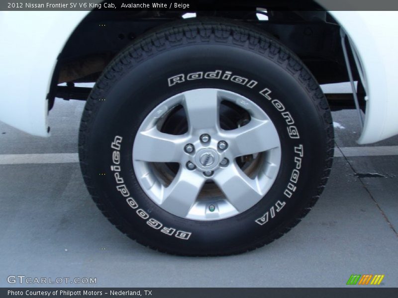 Avalanche White / Beige 2012 Nissan Frontier SV V6 King Cab