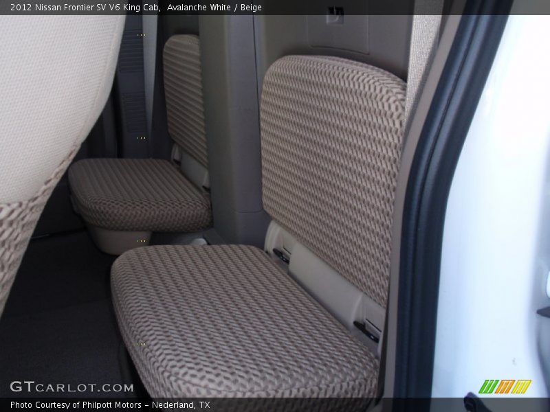 Avalanche White / Beige 2012 Nissan Frontier SV V6 King Cab