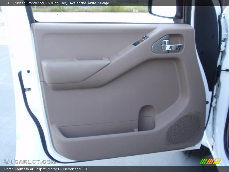 Avalanche White / Beige 2012 Nissan Frontier SV V6 King Cab