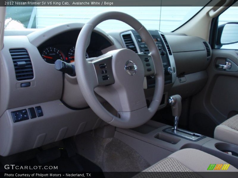 Avalanche White / Beige 2012 Nissan Frontier SV V6 King Cab