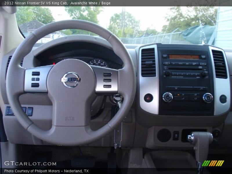 Avalanche White / Beige 2012 Nissan Frontier SV V6 King Cab