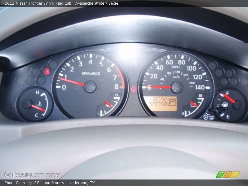 Avalanche White / Beige 2012 Nissan Frontier SV V6 King Cab