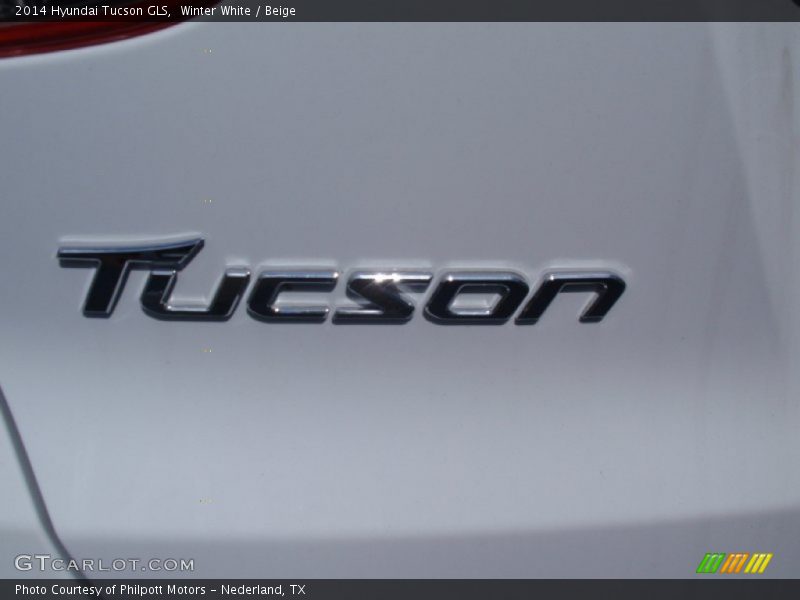 Winter White / Beige 2014 Hyundai Tucson GLS