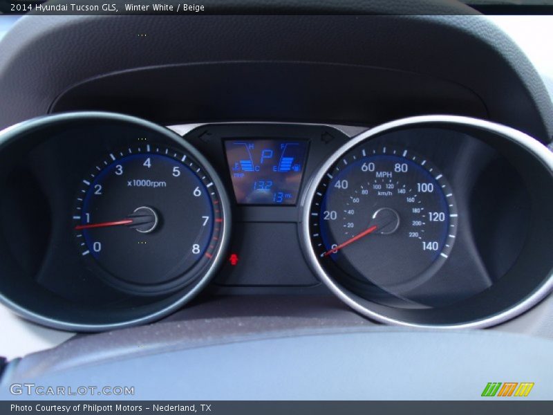 Winter White / Beige 2014 Hyundai Tucson GLS