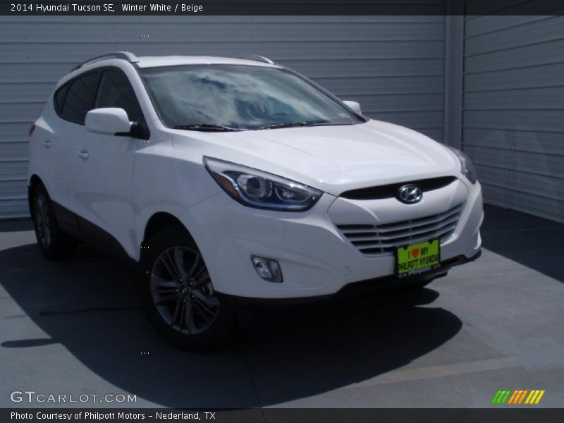 Winter White / Beige 2014 Hyundai Tucson SE
