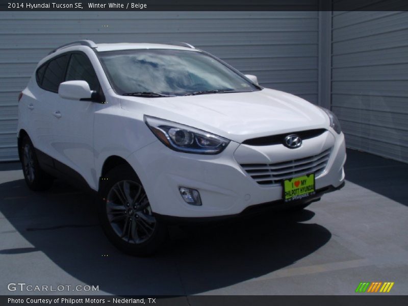 Winter White / Beige 2014 Hyundai Tucson SE