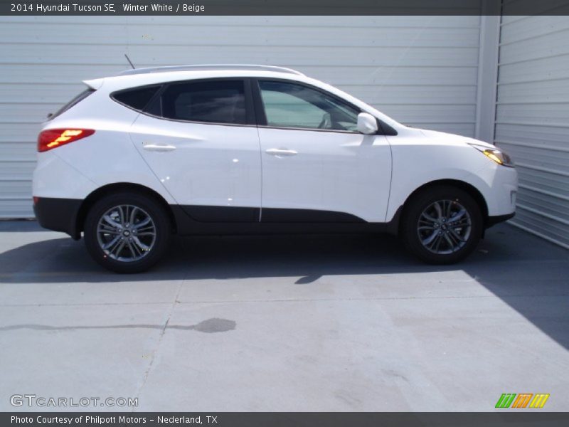 Winter White / Beige 2014 Hyundai Tucson SE