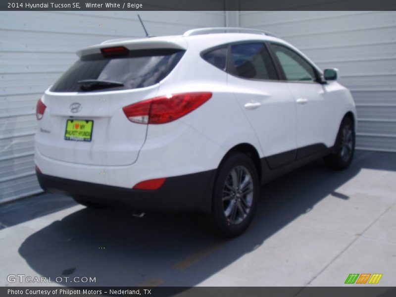 Winter White / Beige 2014 Hyundai Tucson SE