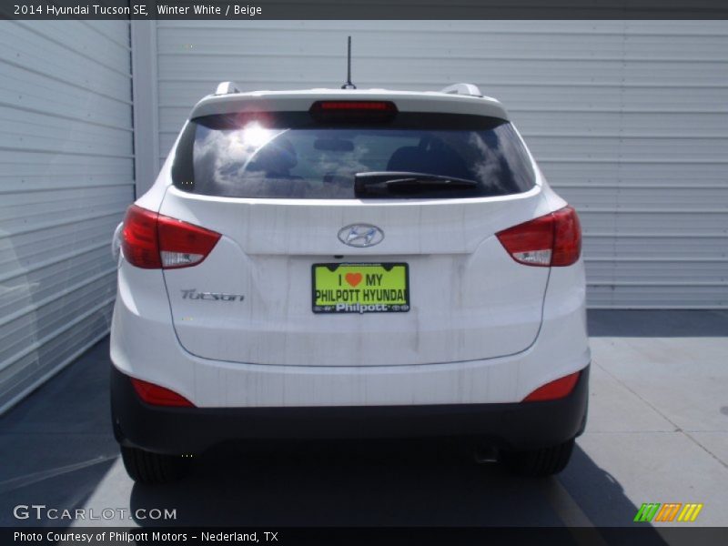 Winter White / Beige 2014 Hyundai Tucson SE