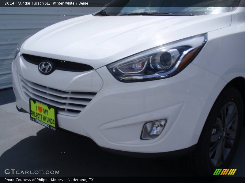 Winter White / Beige 2014 Hyundai Tucson SE