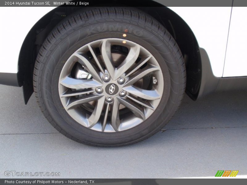 Winter White / Beige 2014 Hyundai Tucson SE