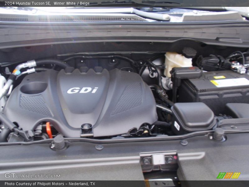 Winter White / Beige 2014 Hyundai Tucson SE