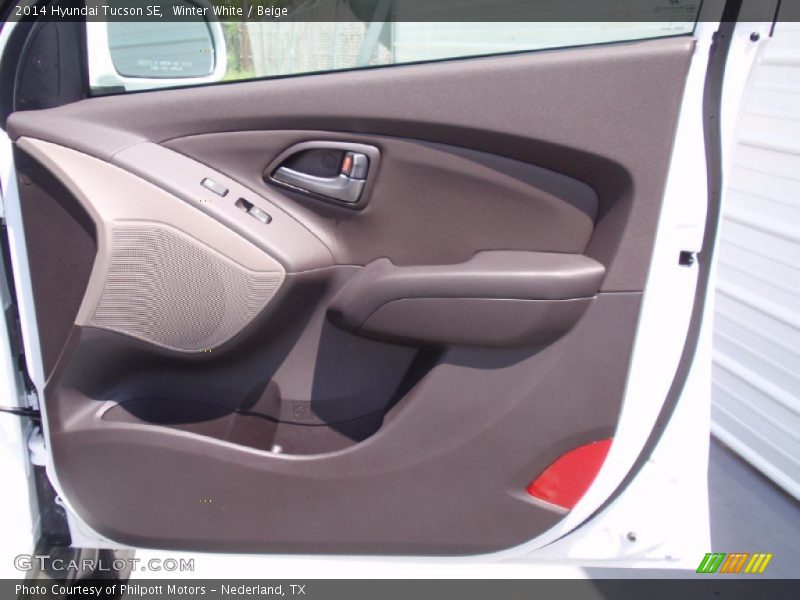 Winter White / Beige 2014 Hyundai Tucson SE