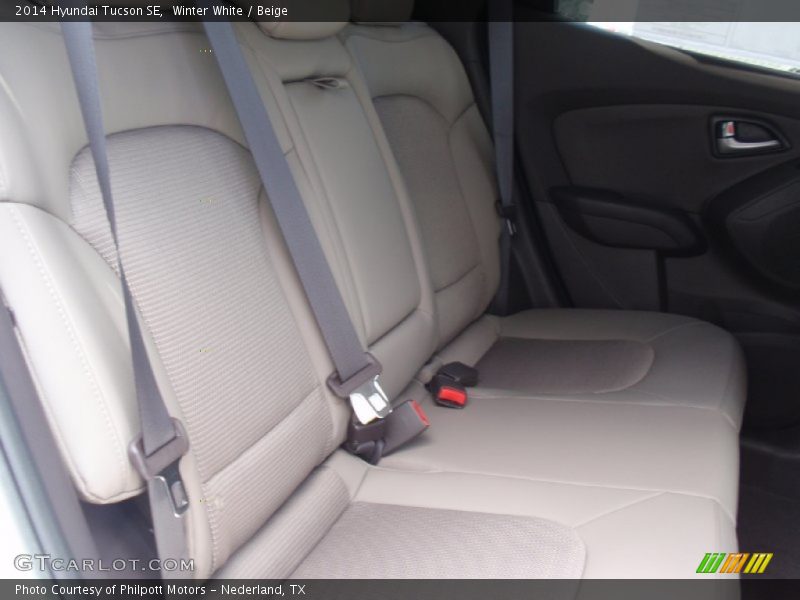 Winter White / Beige 2014 Hyundai Tucson SE