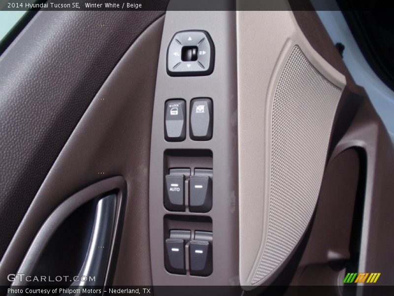 Winter White / Beige 2014 Hyundai Tucson SE