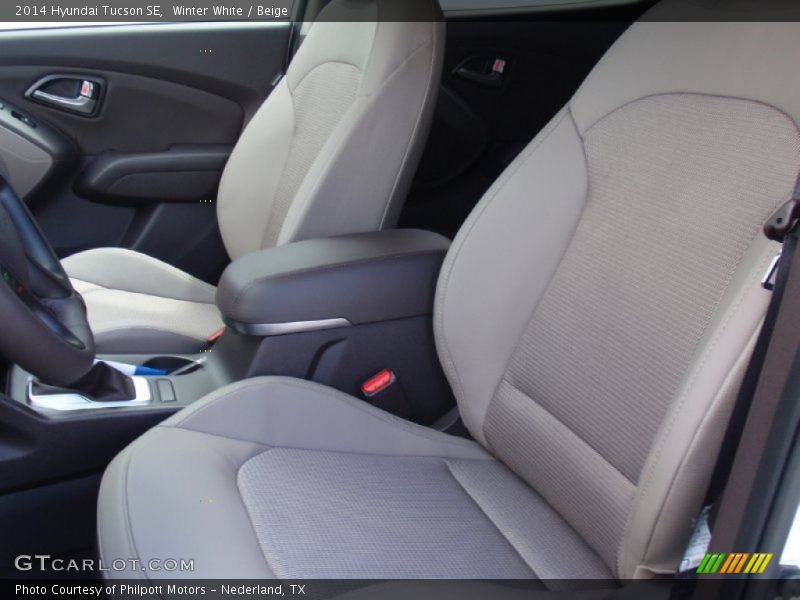 Winter White / Beige 2014 Hyundai Tucson SE