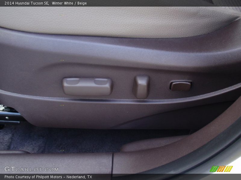 Winter White / Beige 2014 Hyundai Tucson SE