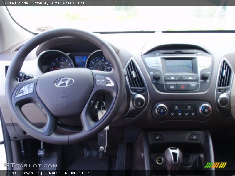 Winter White / Beige 2014 Hyundai Tucson SE