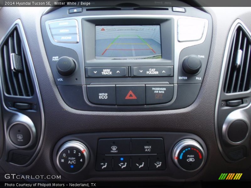 Winter White / Beige 2014 Hyundai Tucson SE