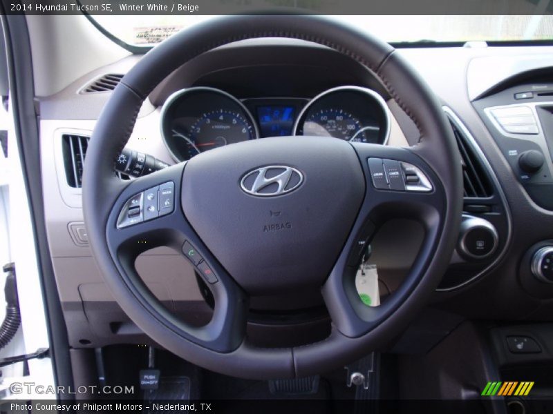 Winter White / Beige 2014 Hyundai Tucson SE