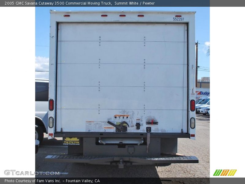 Summit White / Pewter 2005 GMC Savana Cutaway 3500 Commercial Moving Truck