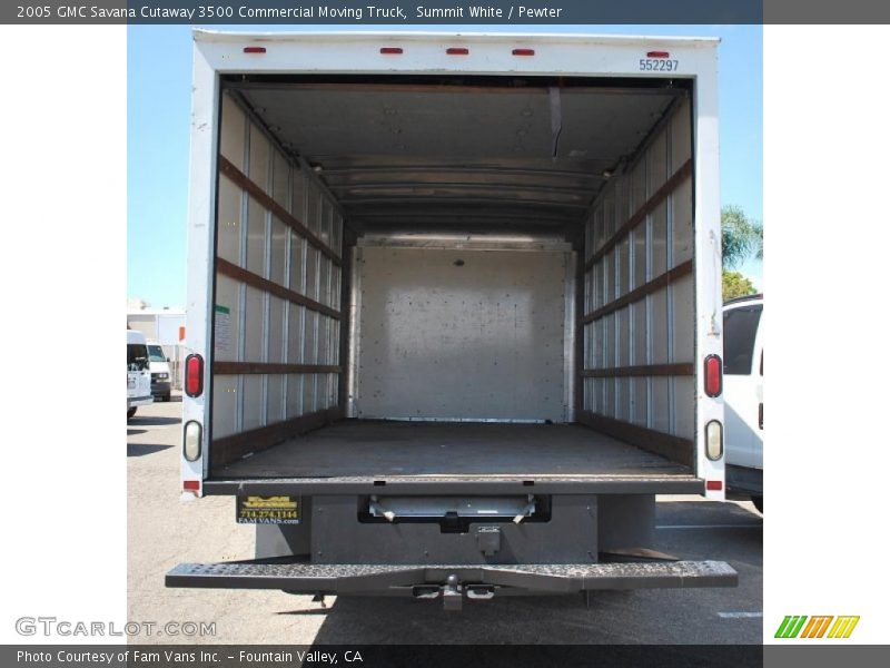 Summit White / Pewter 2005 GMC Savana Cutaway 3500 Commercial Moving Truck