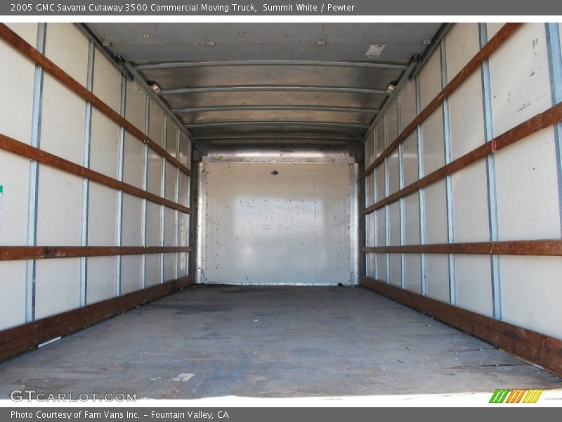 Summit White / Pewter 2005 GMC Savana Cutaway 3500 Commercial Moving Truck