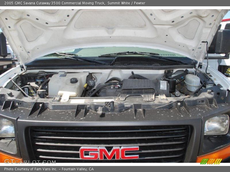 Summit White / Pewter 2005 GMC Savana Cutaway 3500 Commercial Moving Truck