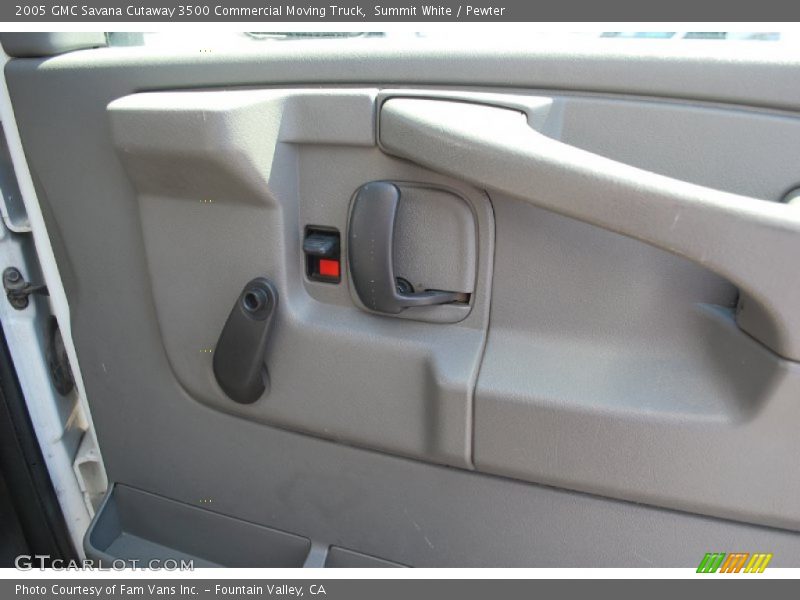 Summit White / Pewter 2005 GMC Savana Cutaway 3500 Commercial Moving Truck