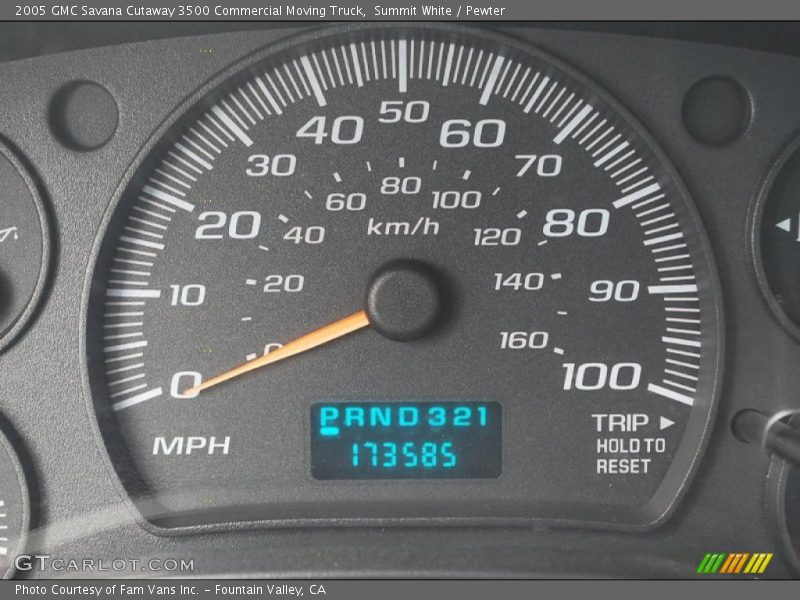 Summit White / Pewter 2005 GMC Savana Cutaway 3500 Commercial Moving Truck