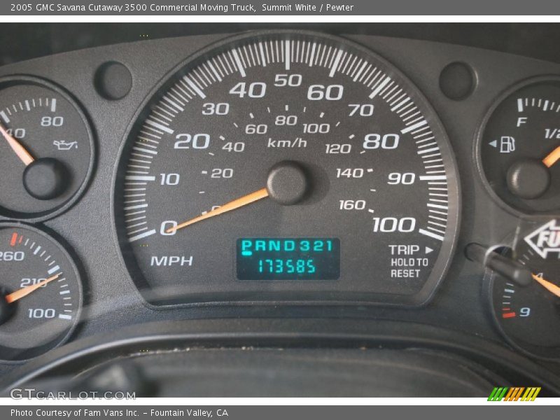 Summit White / Pewter 2005 GMC Savana Cutaway 3500 Commercial Moving Truck