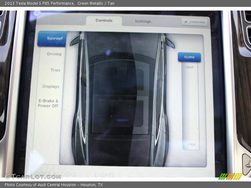 Controls of 2013 Model S P85 Performance