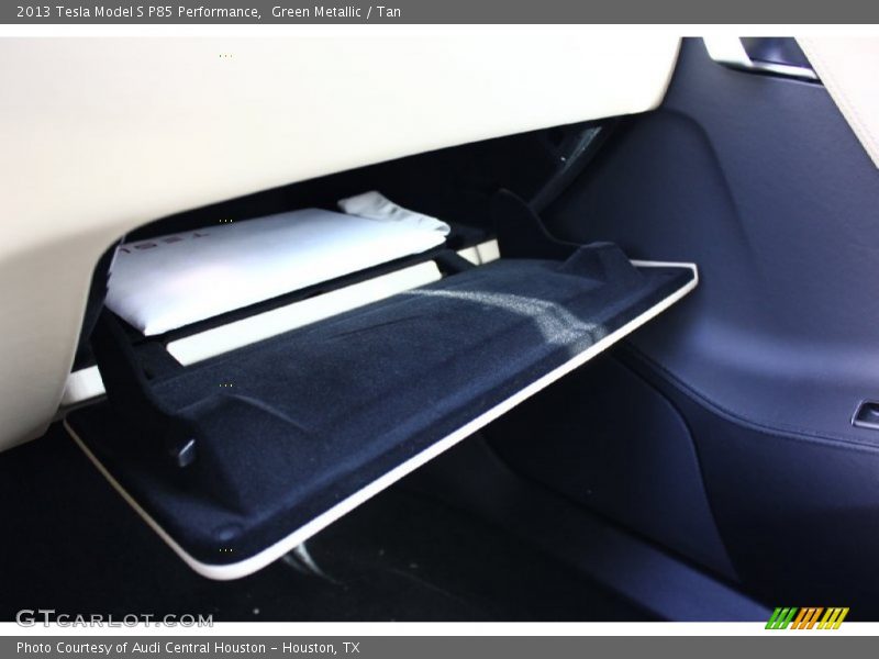 Dashboard of 2013 Model S P85 Performance