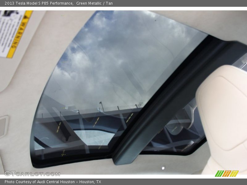 Sunroof of 2013 Model S P85 Performance