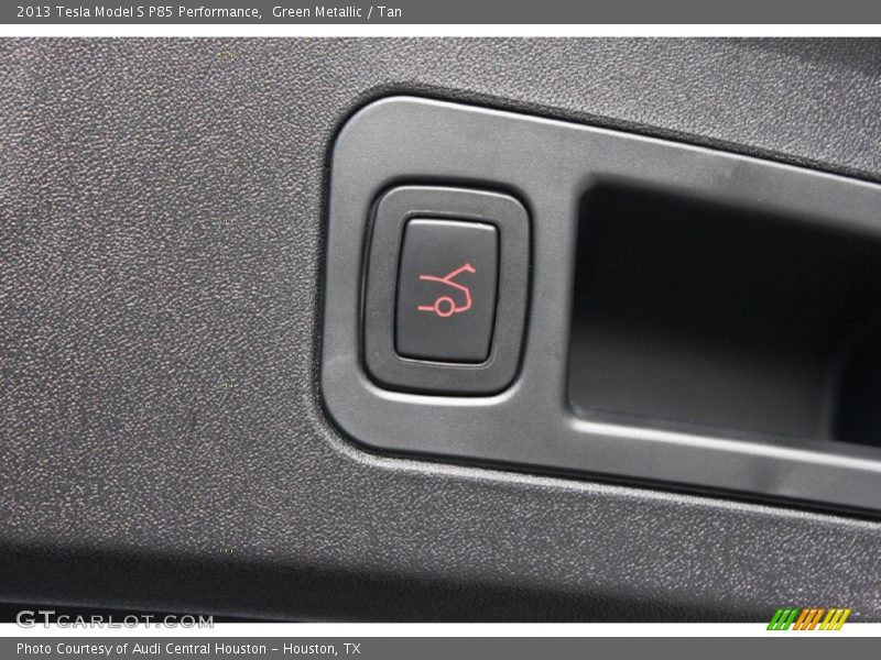 Controls of 2013 Model S P85 Performance