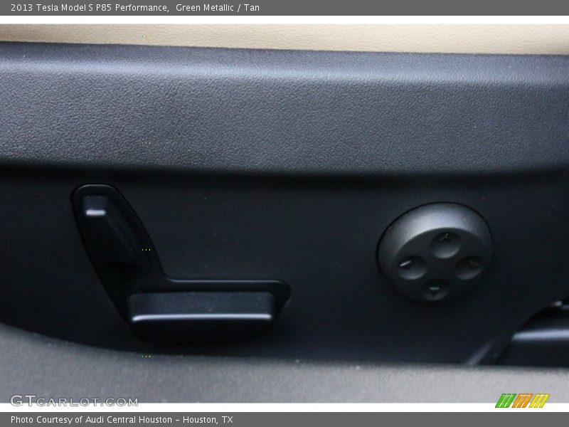 Controls of 2013 Model S P85 Performance