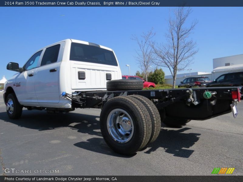 Bright White / Black/Diesel Gray 2014 Ram 3500 Tradesman Crew Cab Dually Chassis