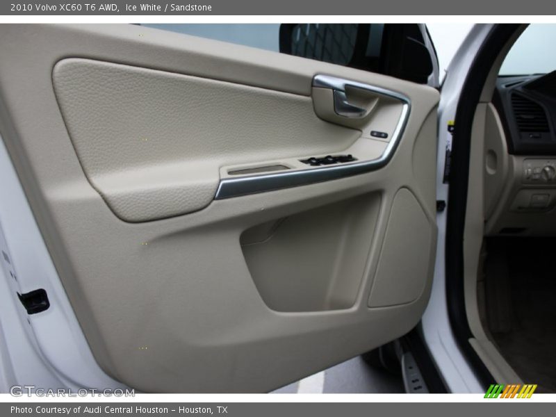 Ice White / Sandstone 2010 Volvo XC60 T6 AWD