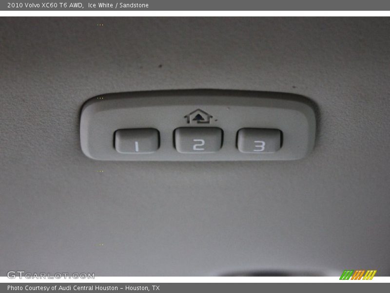 Ice White / Sandstone 2010 Volvo XC60 T6 AWD