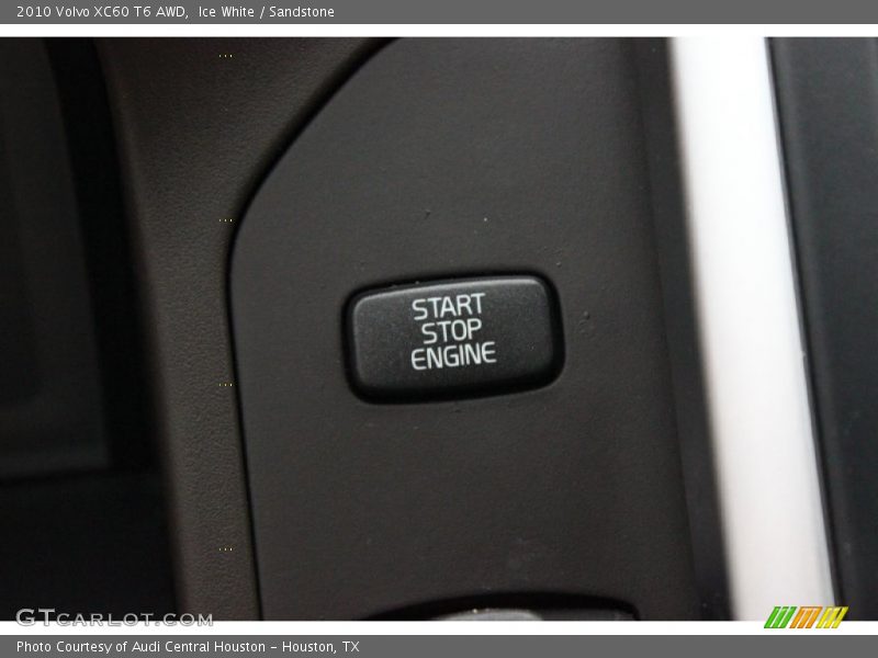 Ice White / Sandstone 2010 Volvo XC60 T6 AWD