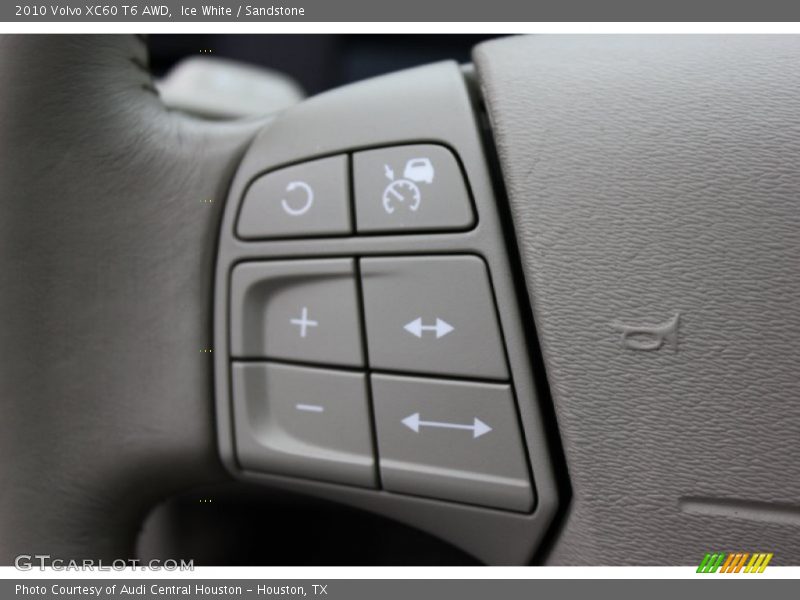 Ice White / Sandstone 2010 Volvo XC60 T6 AWD