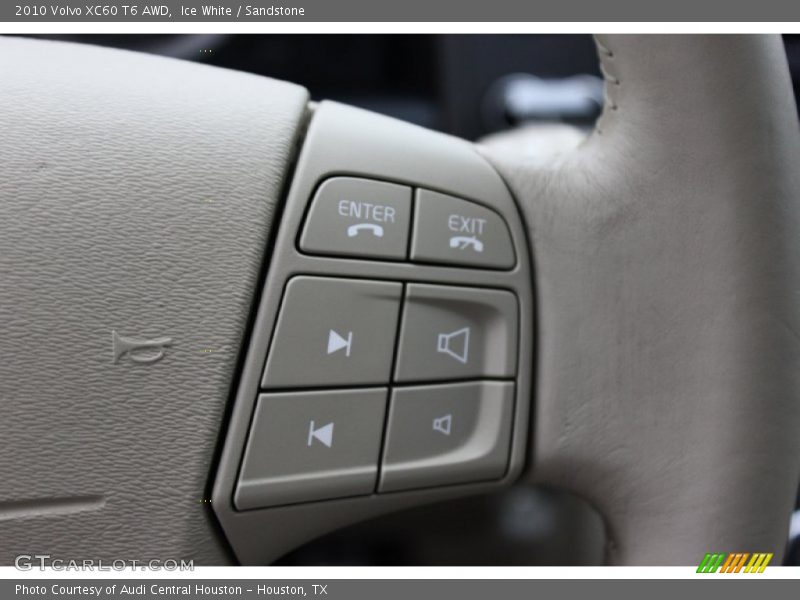 Ice White / Sandstone 2010 Volvo XC60 T6 AWD